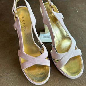 GUCCI vintage light pink suede sandals